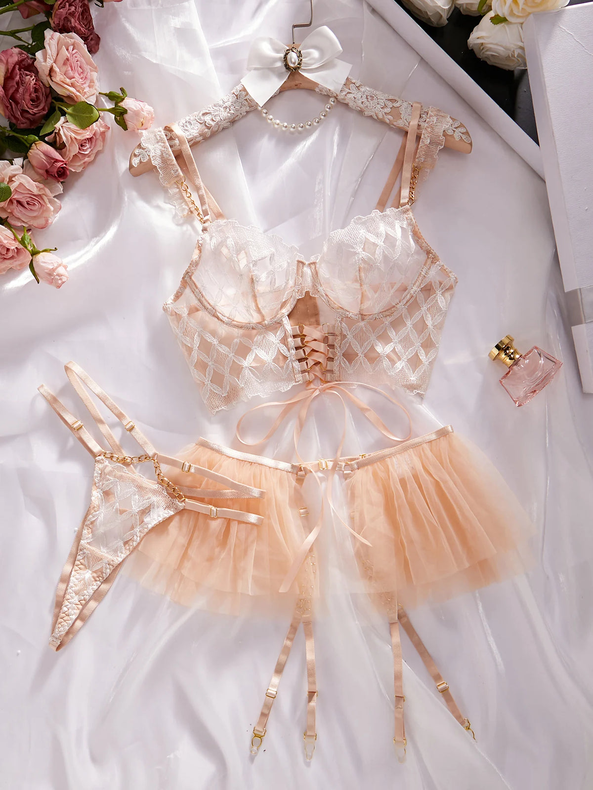 2026 Hot Sales New Fashion Diamond Lattice Embroidery Sexy Women'S Underwear Three-Piece Strappy Mesh Tutu Erotic Bra Thong Set