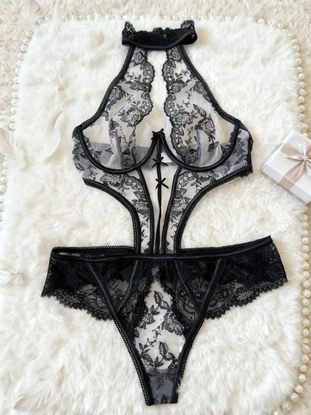 Toucheart Erotic Bodysuit Sexy Embroidered Underwire Push-up Backless with Detachable Shoulder Straps See-through Halter Neck