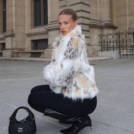 MUJER Faux Fur Women's Teddy Coat Cropped Plush Jacket Woman Winter Fluffy Coats for Women Outerwears New in Coats and Jackets