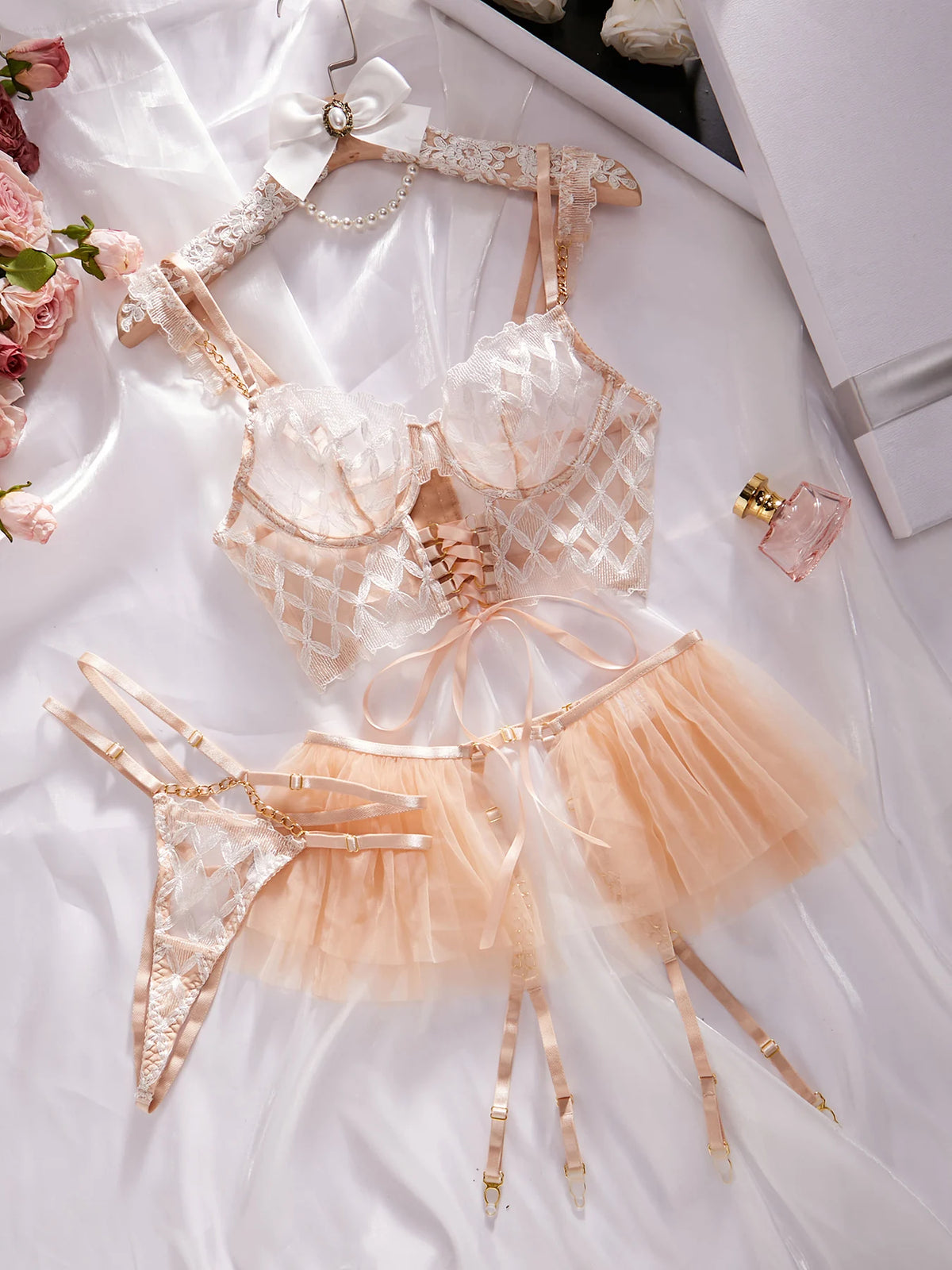 2026 Hot Sales New Fashion Diamond Lattice Embroidery Sexy Women'S Underwear Three-Piece Strappy Mesh Tutu Erotic Bra Thong Set