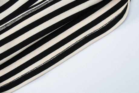 2026 New Autumn Women Vintage Striped Off Shoulder T-shirt Waist Cinching Slim Fit Daily Wear Ladies Tops