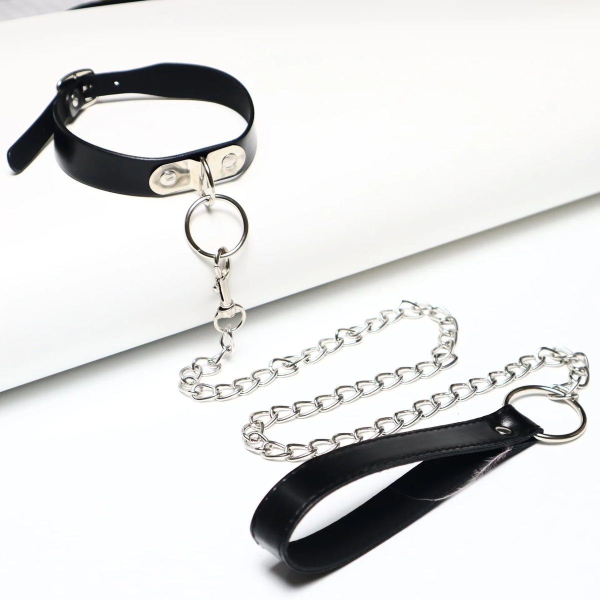 Leather Choker Heart Collar and Leash with Chains Bdsm Choker Submissive Collar for Female Fetishists BDSM Sex Leash Punk Goth