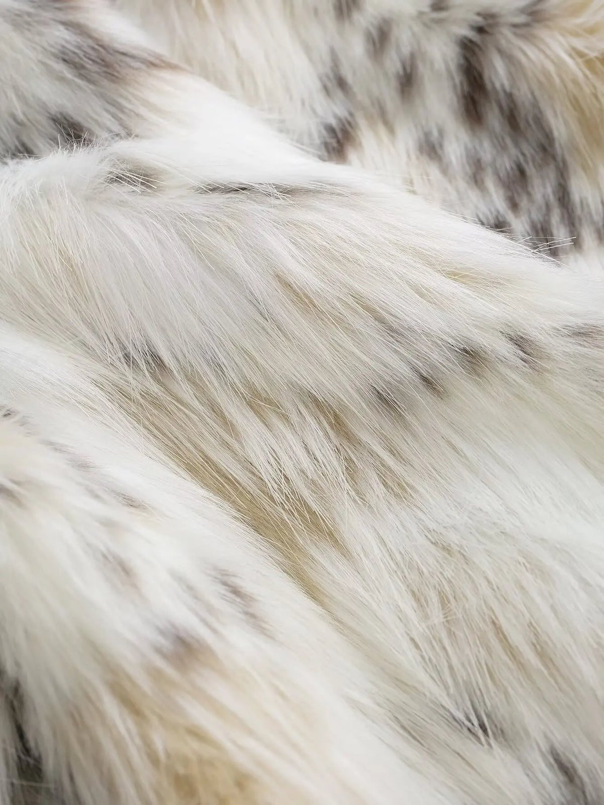 Short Stand Faux Fur Jacket White Loose Luxury Plush Coat Stylish Long Sleeves Women's Furry Jacket Winter New Fluffy Outerwears