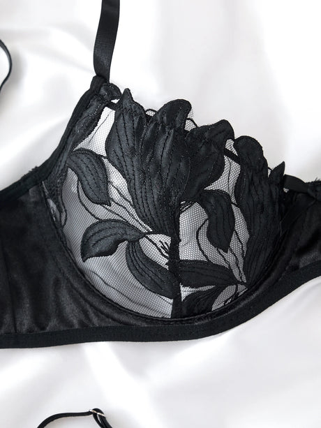 Transparent Floral Two Pieces Exquisite Lace Lingerie Set Ultrathin Bra Briefs Set Solid Exotic Lingerie for Ladies See Through