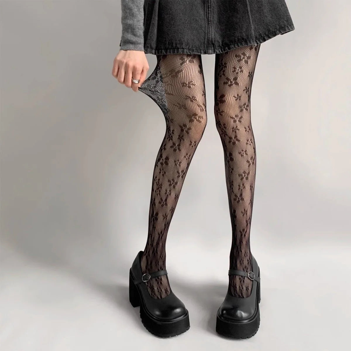 Sexy Hollowed Lace Mesh Stockings with Bottom Pantyhose Lolita Retro Floral Vine White Black Brown Stockings for Women Tights