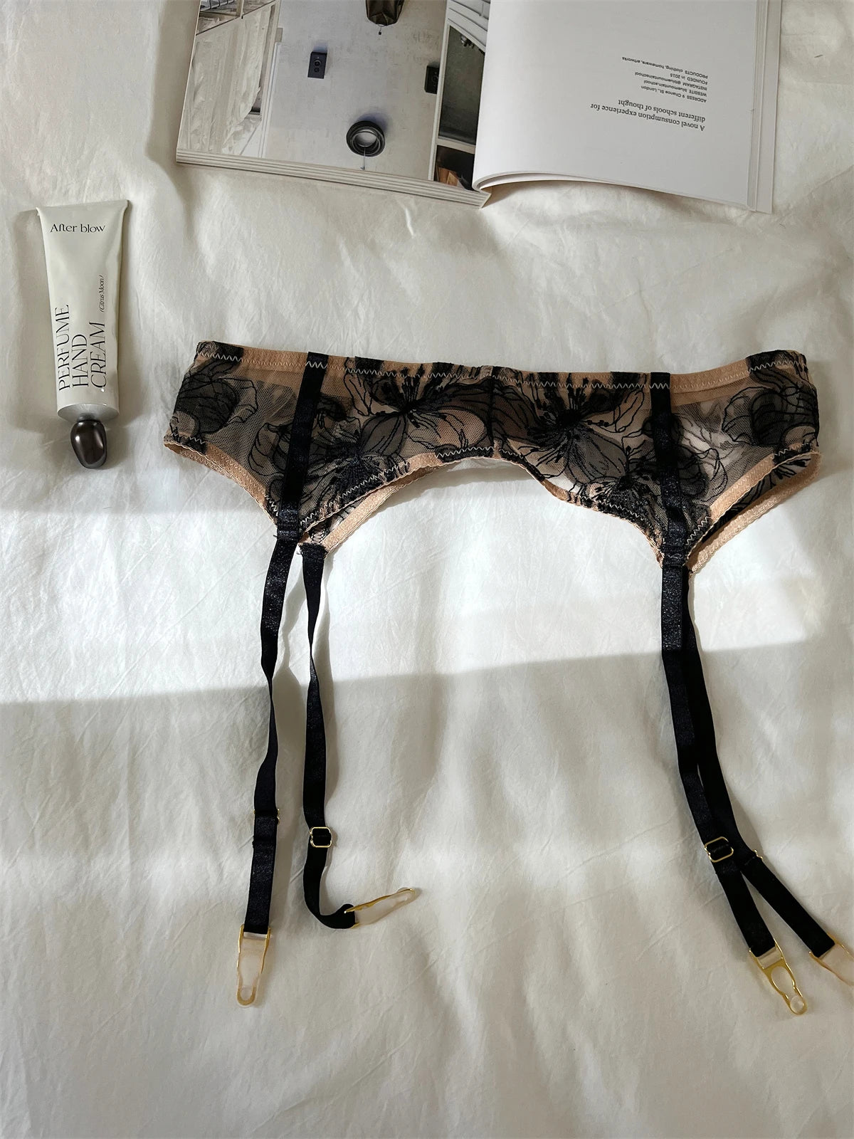 French Three-piece Suit Sexy Thin Bra Lingerie Lace Adjustment Gathered Cutout Underwire Pure Desire Bra and Panty with Garter