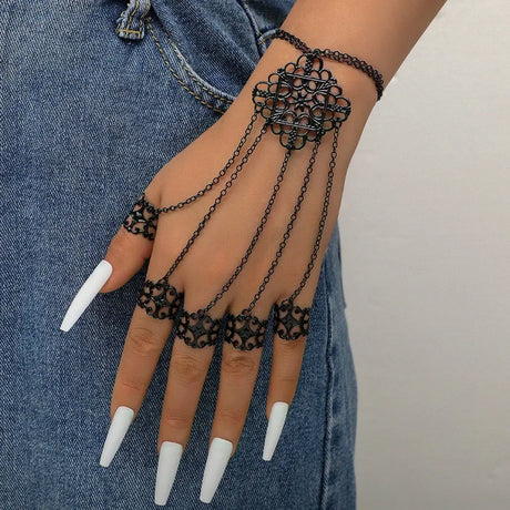 Gothic Exquisite Pattern Finger Bracelet for Women Vintage Hollow Out Metal Nail Tassel Chain Punk Accessories Fashion Jewelry