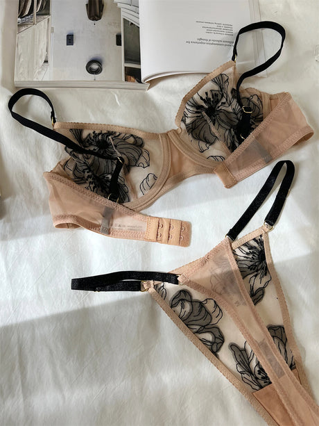 French Three-piece Suit Sexy Thin Bra Lingerie Lace Adjustment Gathered Cutout Underwire Pure Desire Bra and Panty with Garter