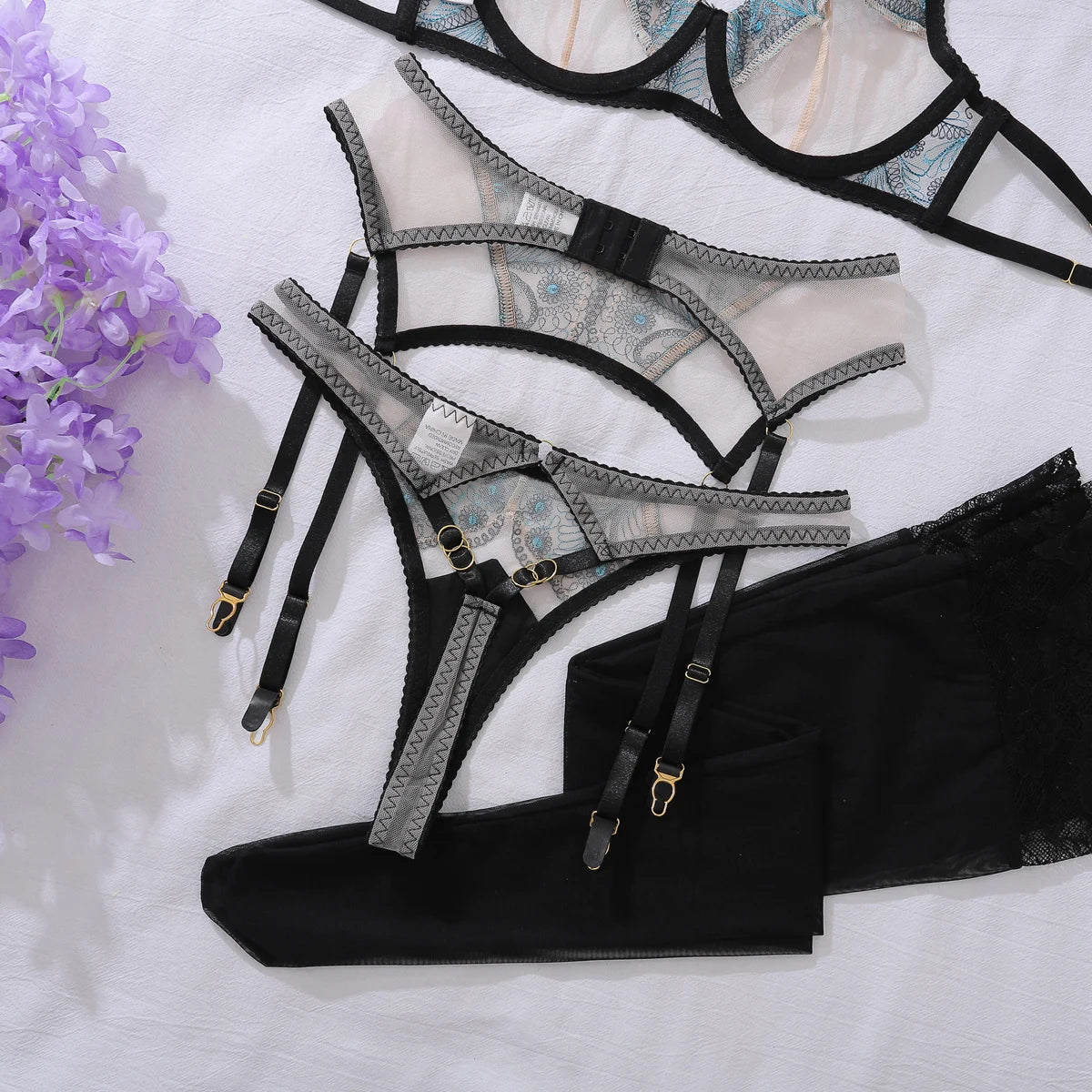 Ladies' New Fashionable and Sexy Lace Embroidered Western Region Style Luxury and Beautiful Underwear and Underwear 4-piece Set
