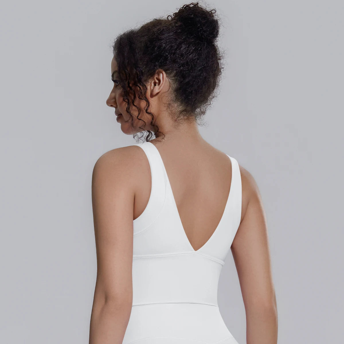 Women Summer Yoga Bra Underwear Shockproof Bra Sports Running Beautiful Back V Shaped Fitness Yoga Tank Top Bra with Chest Pad 