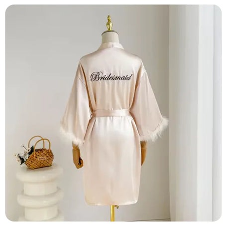 White Bride Wedding Robe with Feathers Women Satin Peignoir Sexy Bridesmids Kimono Gowns Short Bathrobe Bridal Intimate Lingerie