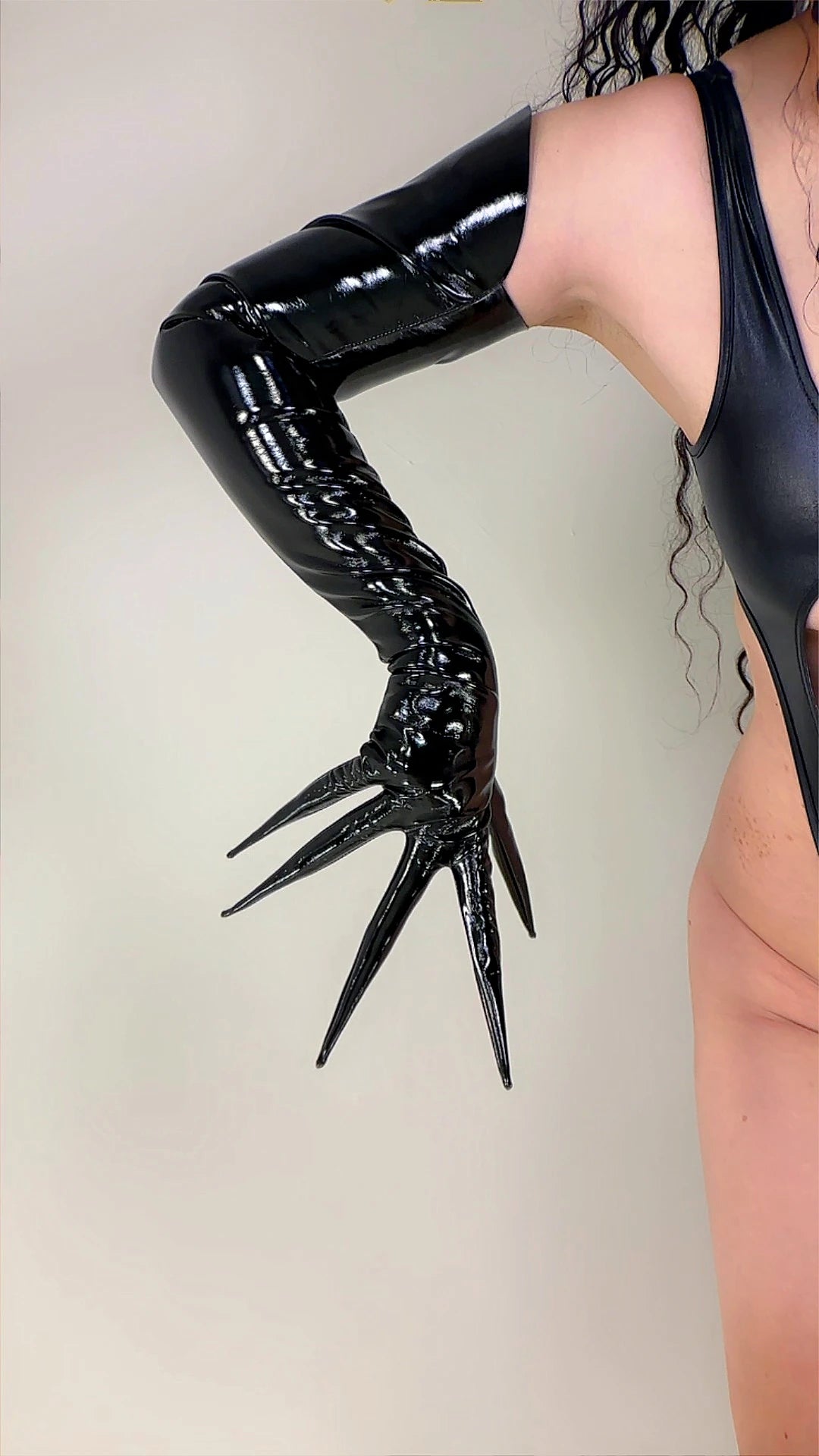 POINTED FINGER GLOVES 85cm 33" Long Spike Shoulders Patent Faux Leather PU Arm Warmers Shine Black LLDLLNT