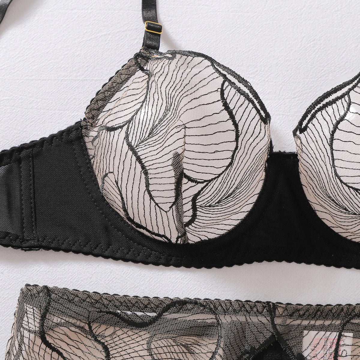 Ellolace Seductive Women's Lingerie Sets Hot Nude Floral Mesh Bra Belt Thong 3PC Stockings Cougar Exortic Chic Girls' Underwear