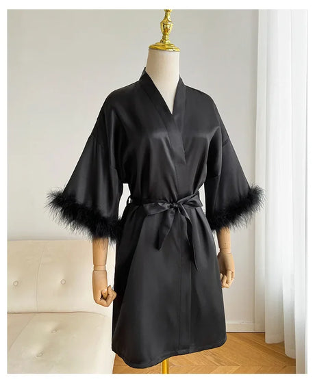 White Bride Wedding Robe with Feathers Women Satin Peignoir Sexy Bridesmids Kimono Gowns Short Bathrobe Bridal Intimate Lingerie