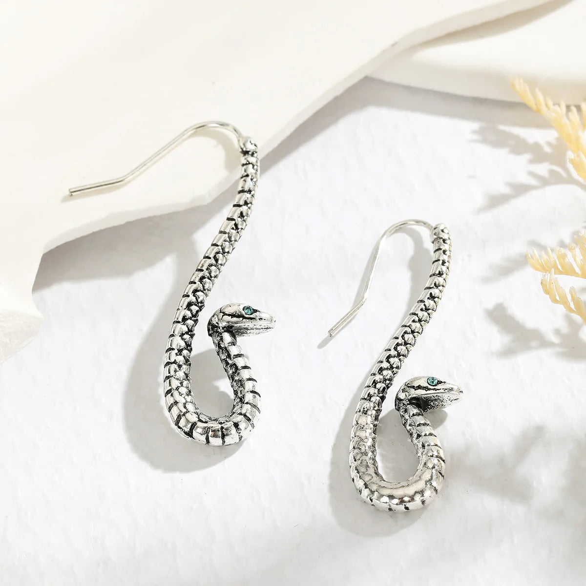 A Pair of Fashionable and Creative Personalized Snake-shaped Earrings, Exaggerated Zodiac Snake Earrings