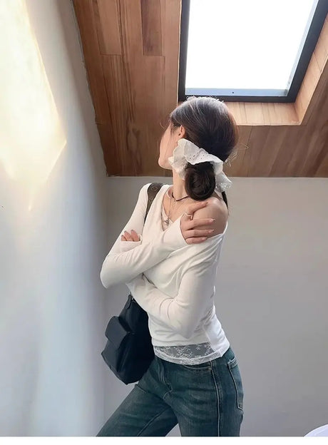 Lace Splice Asymmetrical Shoulder Long Sleeve T-Shirt Women's Slim Fit White Top for Autumn Winter Commute Casual Wear