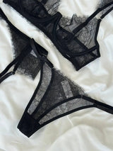 Women's Black Lace Lingerie Set Underwire Bra Thong Panty Garter Straps Choker Gloves Floral Embroidery Sexy Underwear Outfit