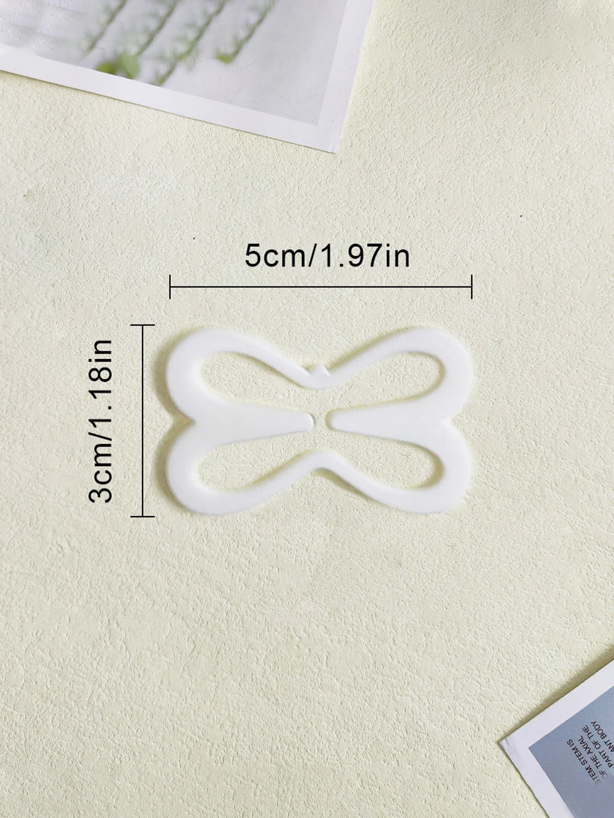 Multiple dragonfly shaped invisible underwear anti slip buckles, cross shoulder strap buckles, bra invisible buckles