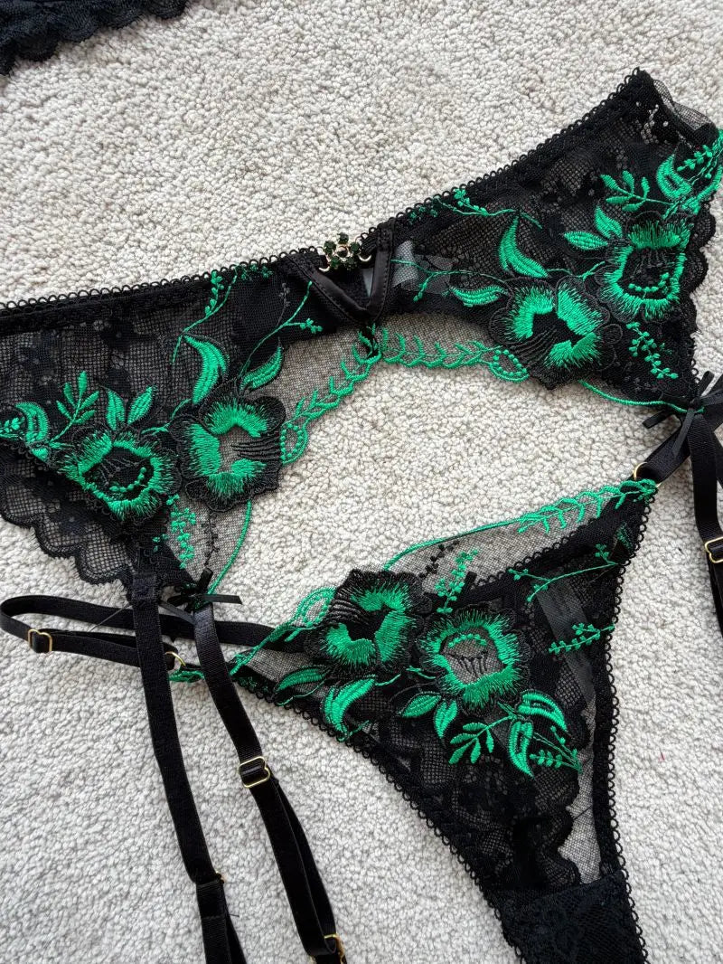 Ellolace Honey Women's Lingerie Sets Elegant French Embroidered Bra Belt Thong 3PC Stockings Romantic Floral Women's Underwear