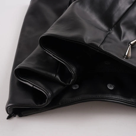 Women Low Waist Faux Leather Mini Shorts Spike Studded Decor Slim Fit Solid Black Punk Gothic Clubwear Y2K Streetwear Bottoms