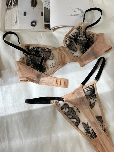 French Three-piece Suit Sexy Thin Bra Lingerie Lace Adjustment Gathered Cutout Underwire Pure Desire Bra and Panty with Garter