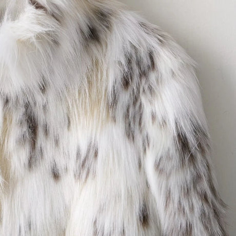 Short Stand Faux Fur Jacket White Loose Luxury Plush Coat Stylish Long Sleeves Women's Furry Jacket Winter New Fluffy Outerwears
