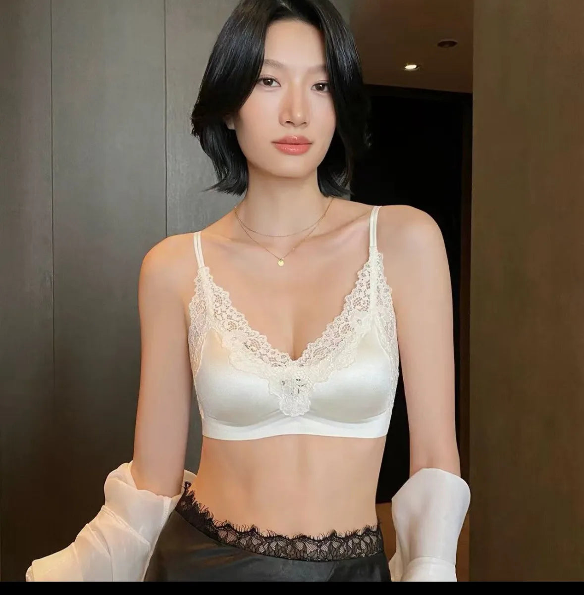 Women's Lace Backless Bras Plunge Strappy Bralette Soft Support Seamless Invisible Underwear Cami Top Plus Size Push Up