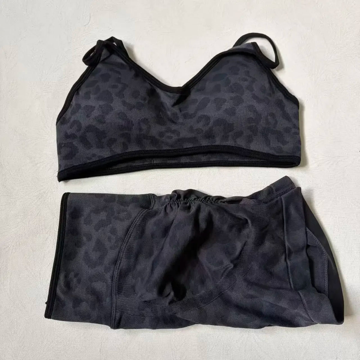 LOGO 2pcs High Quality Yoga SetNew Leopard Print Sports Underwear, Shockproof Butt Lift Workout Sports Trousers Women Activewear